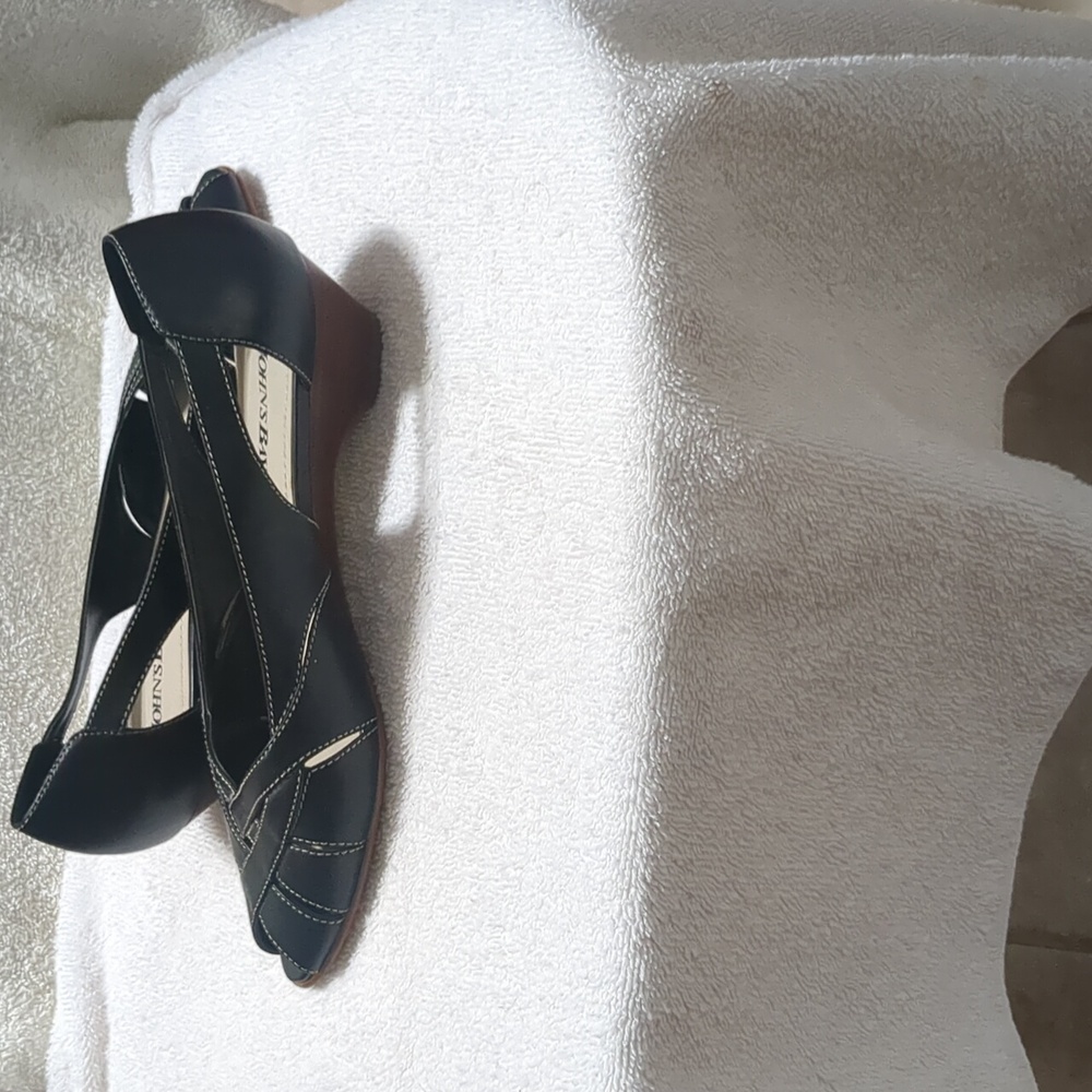 St. John's Bay Black Open Toe Shoes Size 6M Leather Uppers - Picture 4 of 5